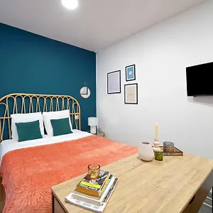 Modern Fully Renovated , Paris France